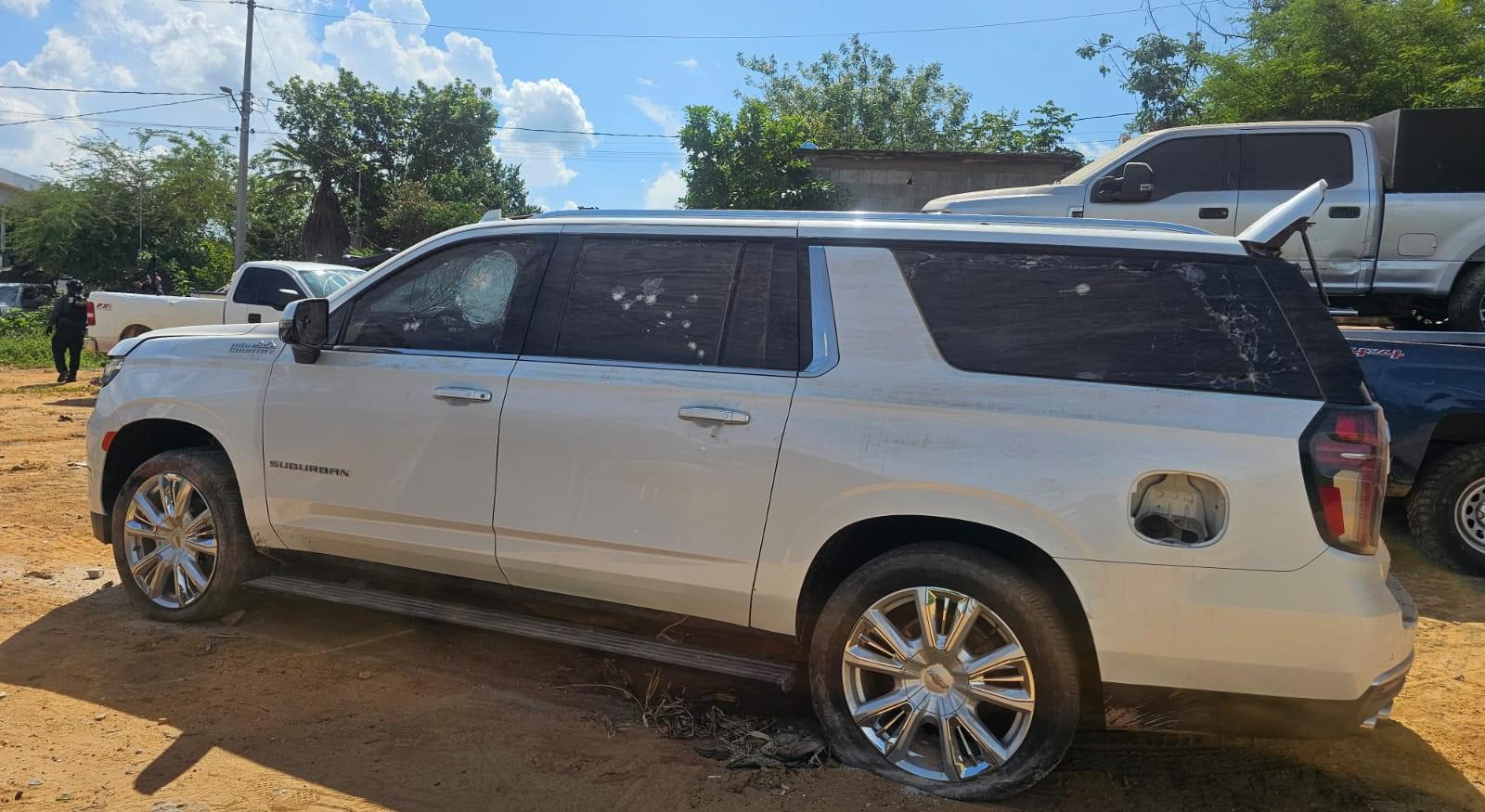 $!Cuatro vehículos con reporte de robo y blindaje artesanal fueron asegurados en Sanalona, Culiacán
