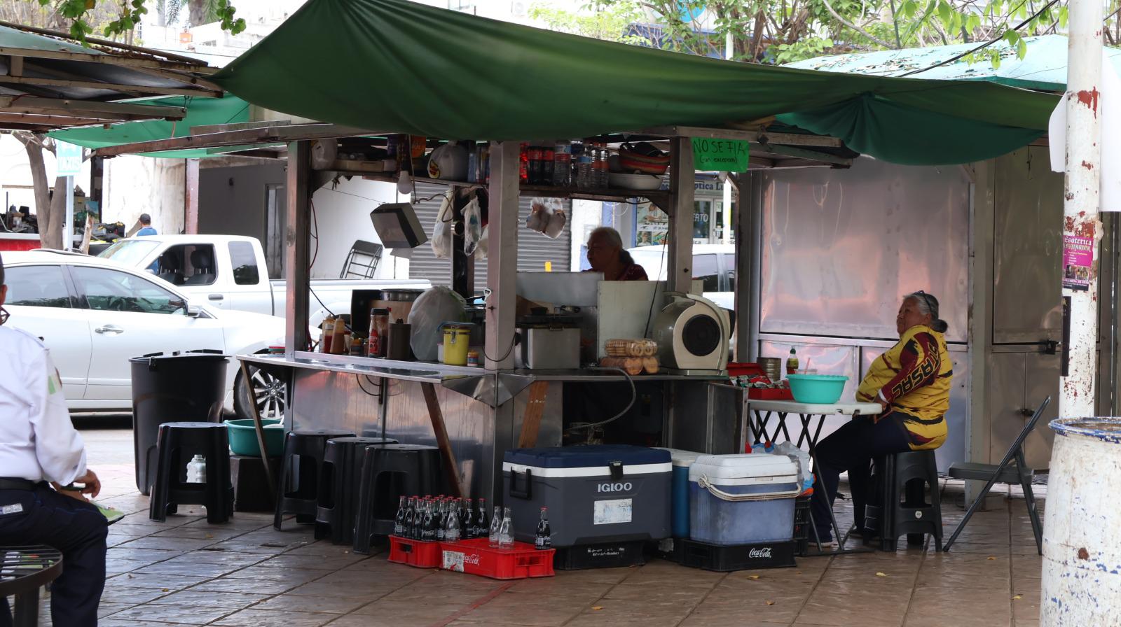 $!Comerciantes de la Plazuela Álvaro Obregón mantienen ventas pese a temporada vacacional
