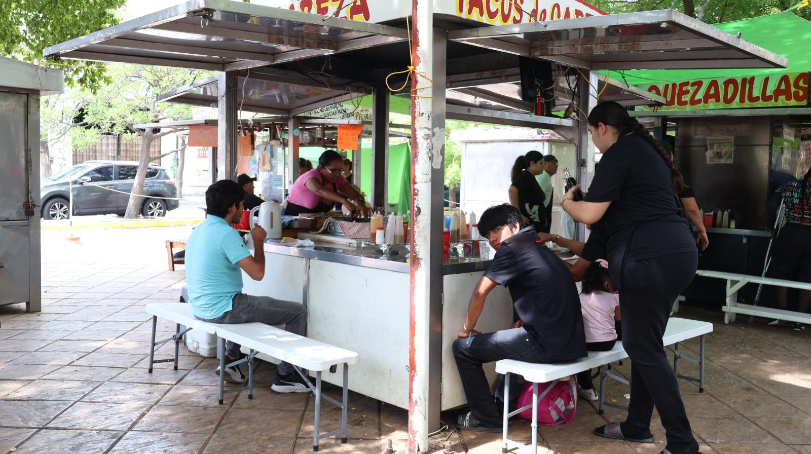 $!Comerciantes de la Plazuela Álvaro Obregón mantienen ventas pese a temporada vacacional