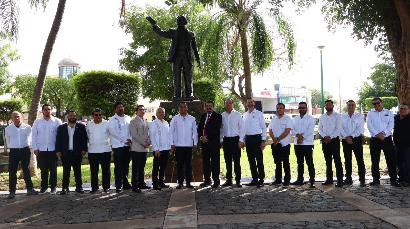 $!Honran autoridades de Sinaloa legado de Benito Juárez a 154 años de su fallecimiento
