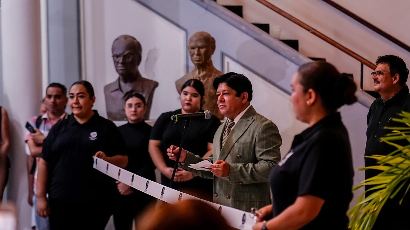 $!Alberto Ramírez habló en representación del Grupo Andart durante la inauguración de la muestra.