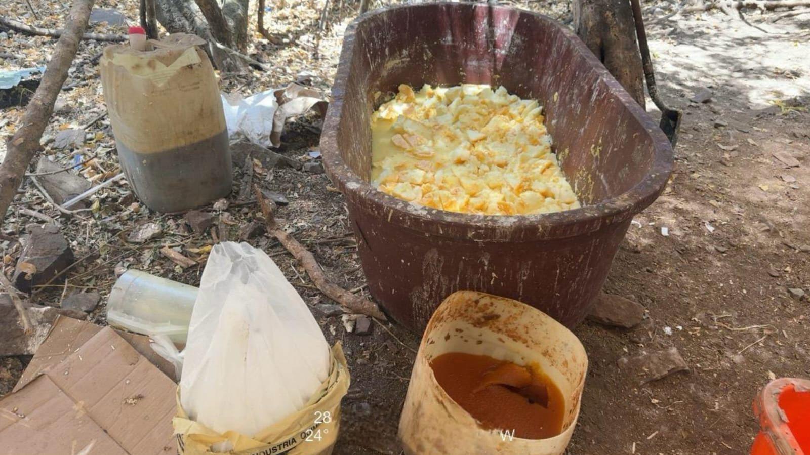 $!Marinos aseguran laboratorio clandestino en Cosalá