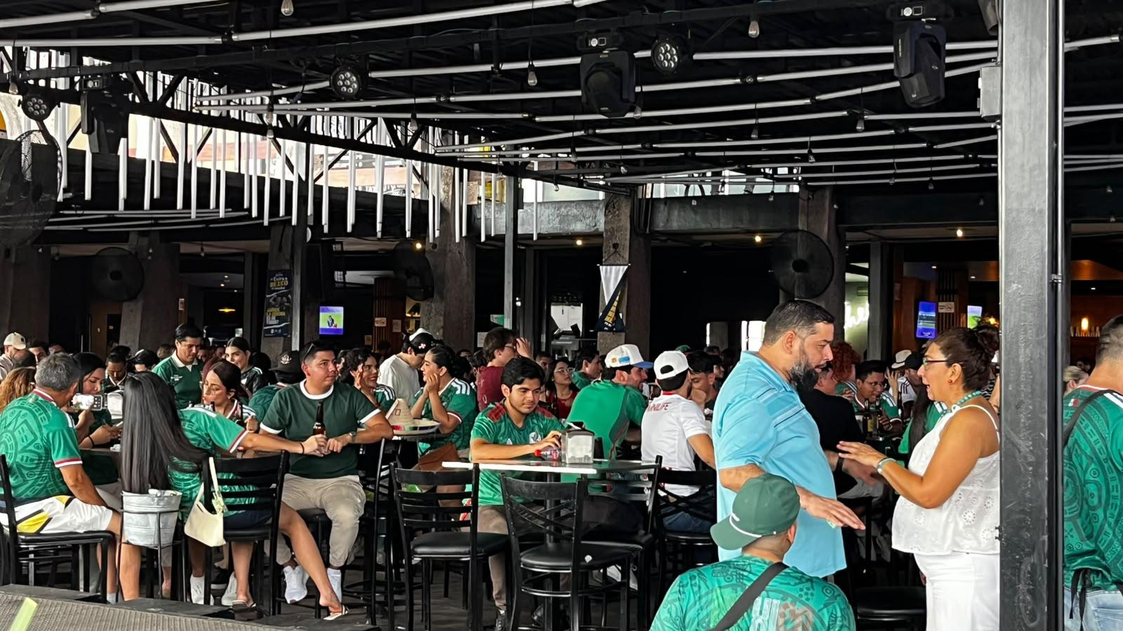 $!Mazatlán ‘en silencio’ previo al inicio del encuentro entre México y Ecuador
