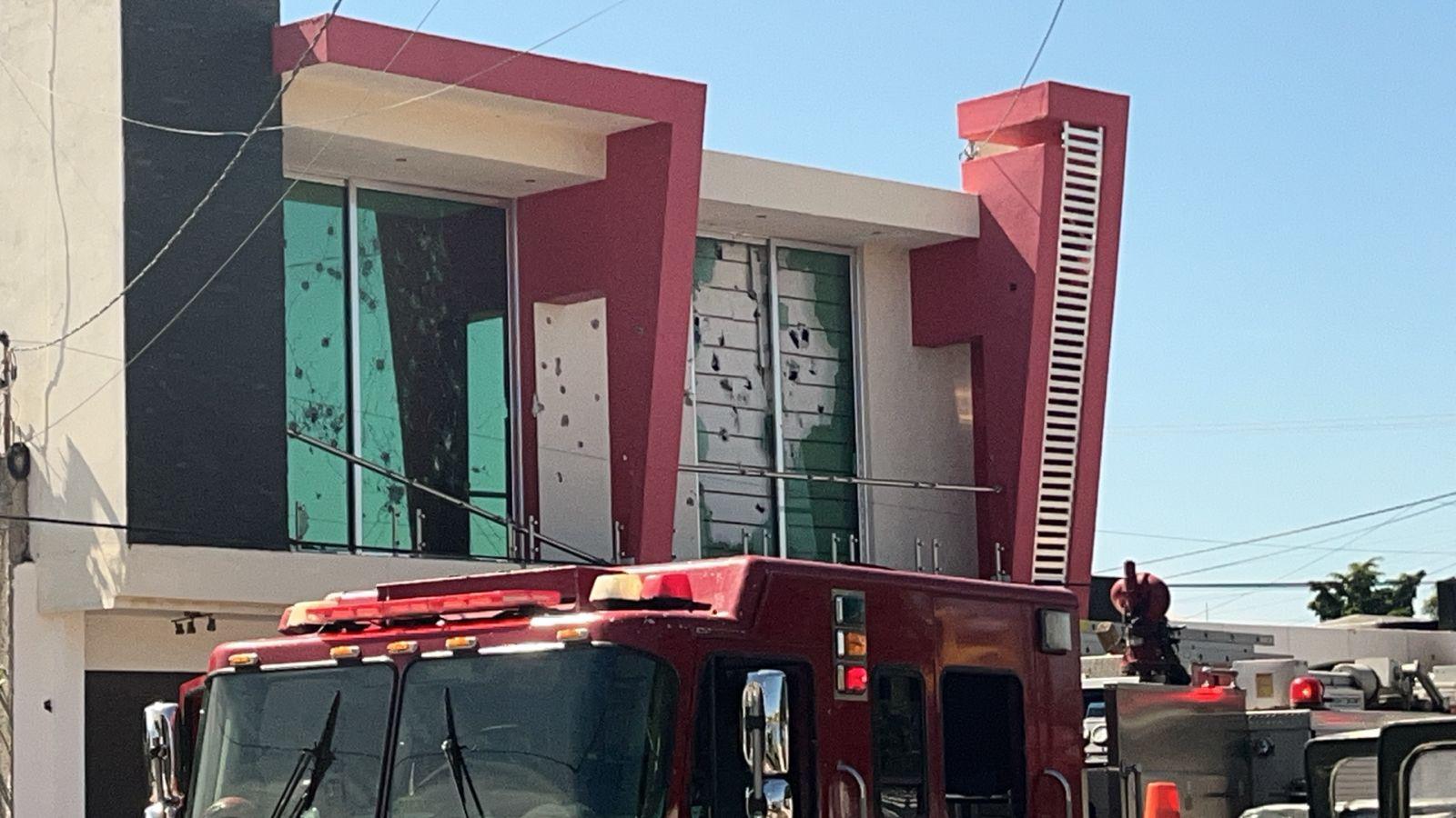 $!Balean e incendian vivienda de la colonia Guadalupe Victoria, en Culiacán