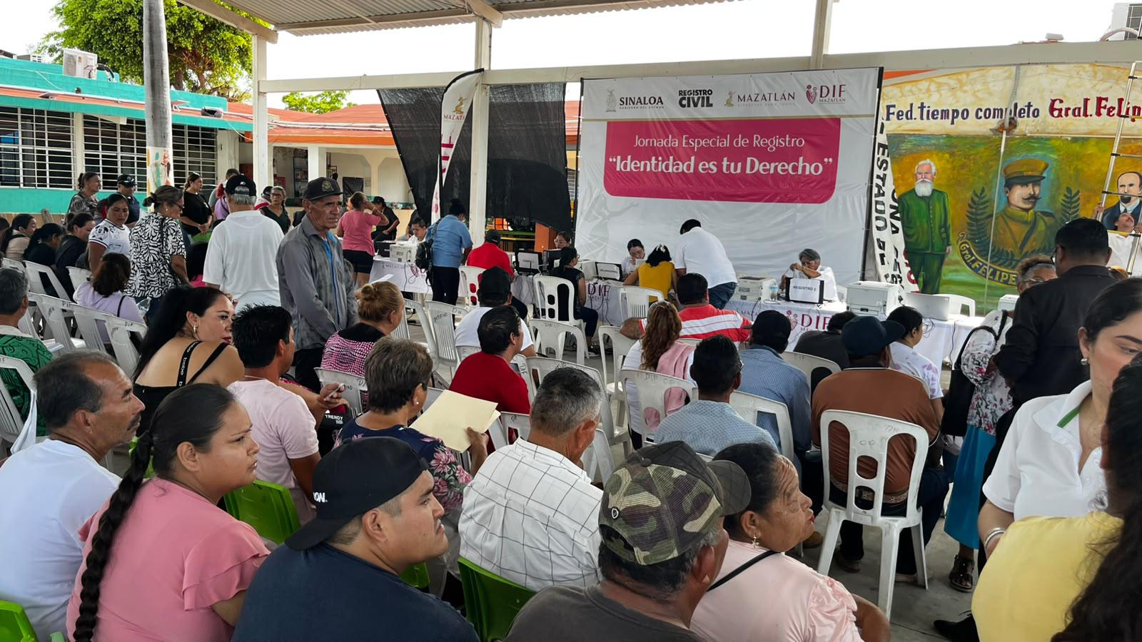 $!Acuden cientos a jornada gratuita de Registro Civil en Mazatlán