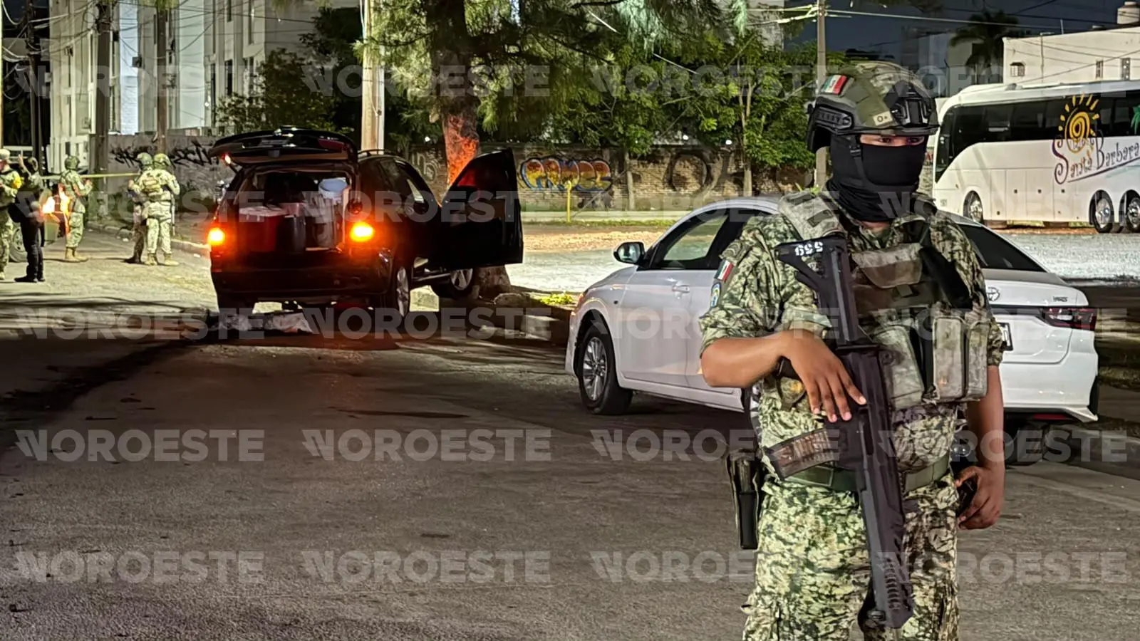 $!Hieren de bala a vendedor de hot dogs en la Avenida del Mar, en Mazatlán