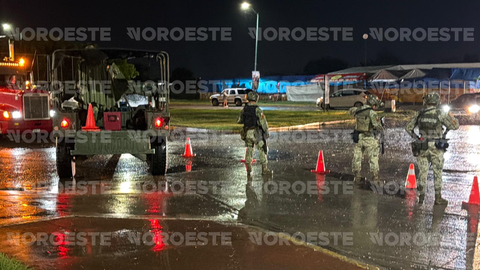 $!Privan de la libertad a conductor y dejan abandonada su camioneta en Mazatlán