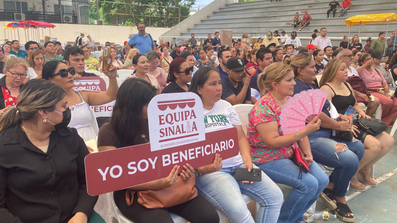 $!Entregan más de 140 equipos productivos a emprendedores de Mazatlán