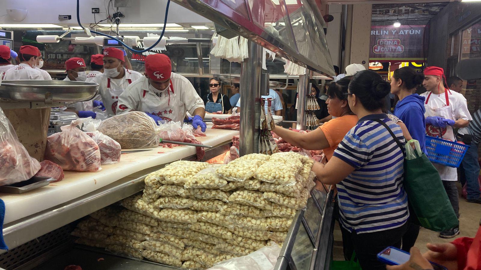 $!Mercado Miguel Hidalgo de Mazatlán goza de repunte en sus ventas por la temporada navideña