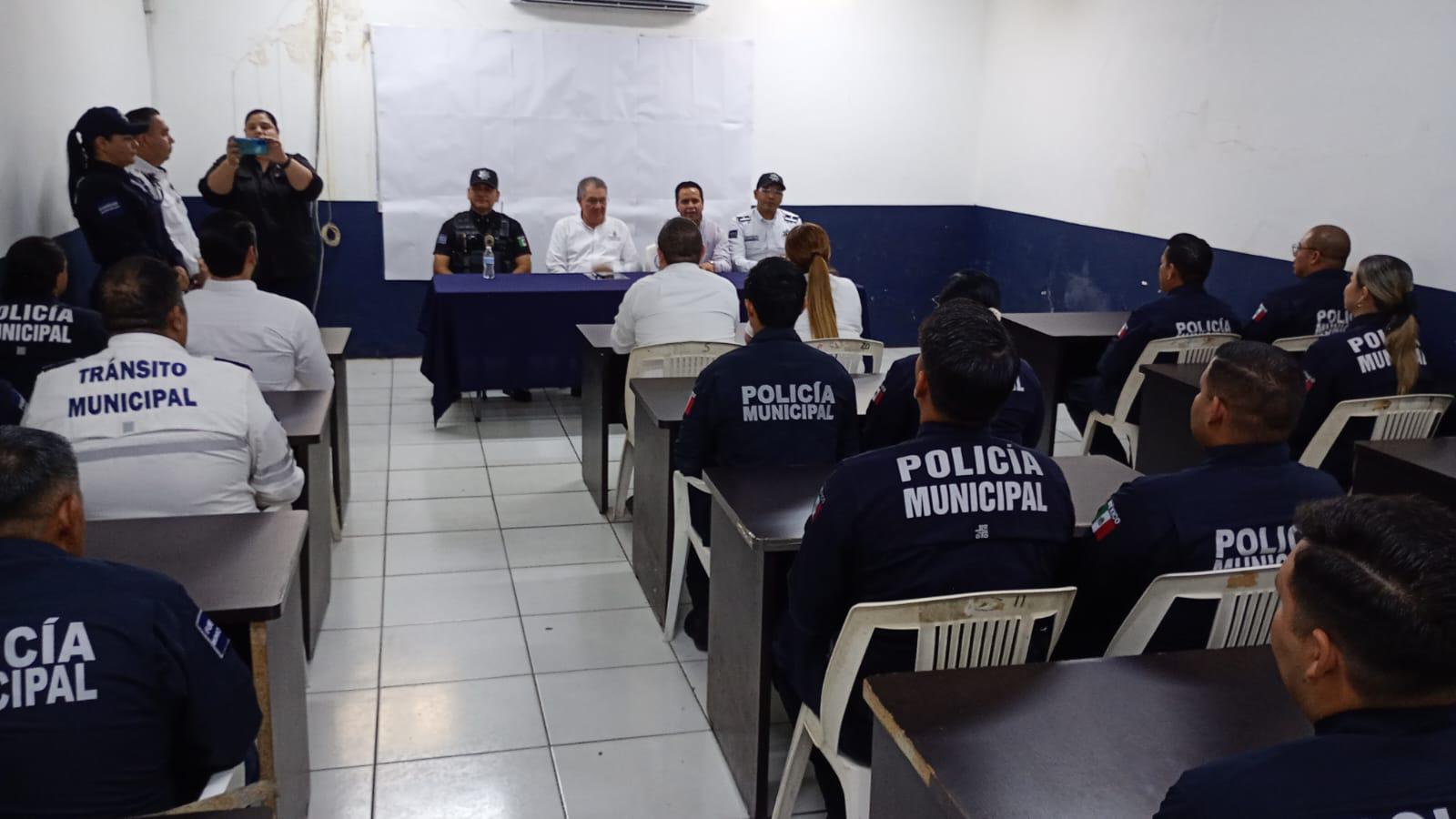 $!Capacitan a agentes de Policía y Tránsito Municipal de Ahome