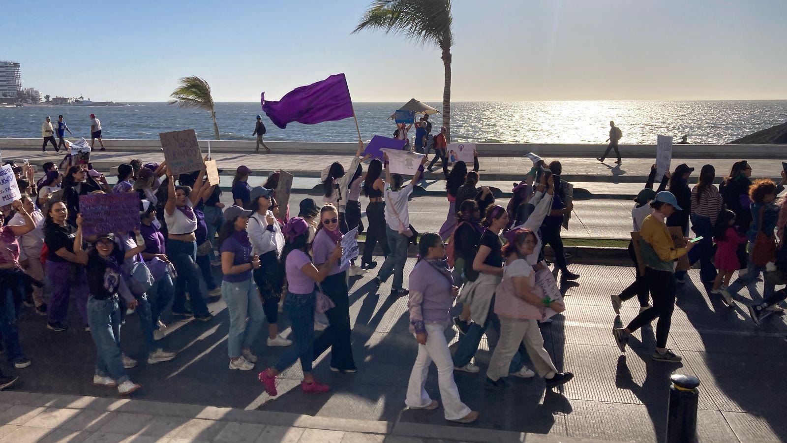 $!Mujeres levantan la voz en Mazatlán contra la violencia, discriminación y desigualdad