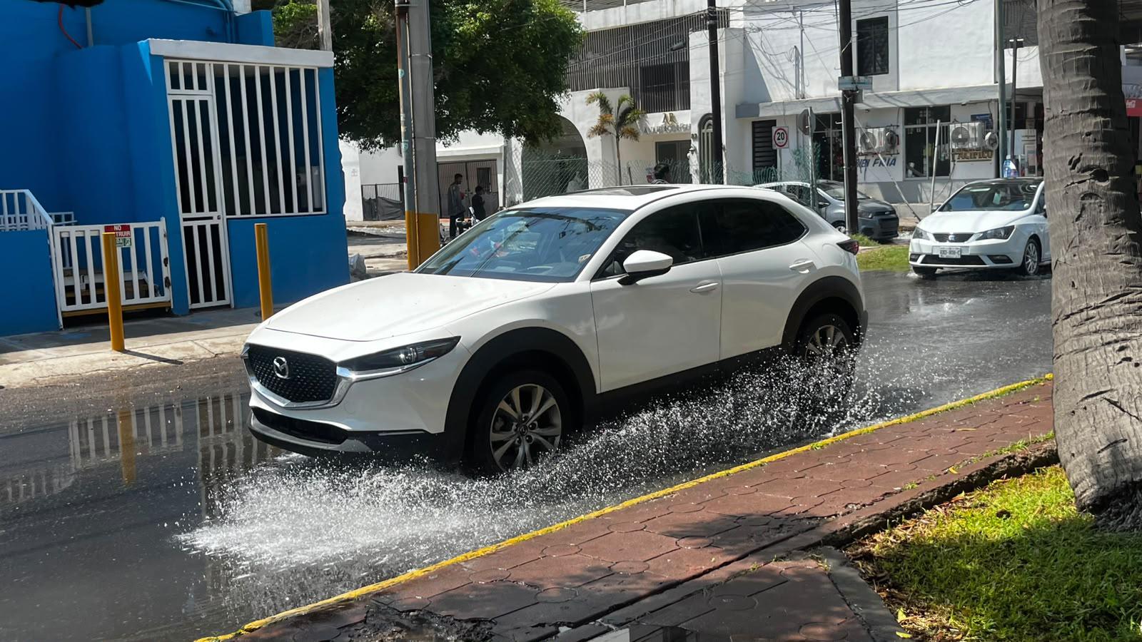 $!Provocan lluvias fuertes encharcamientos en vialidades y deslaves en el Cerro de la Nevería