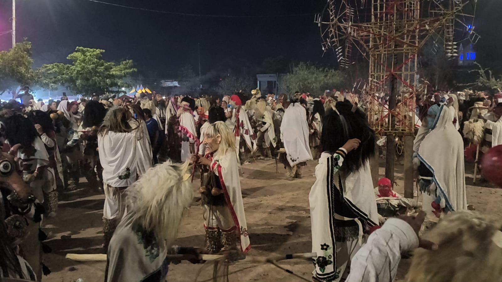 $!Más de 50 mil personas viven la noche del Viernes Santo en San Miguel Zapotitlán