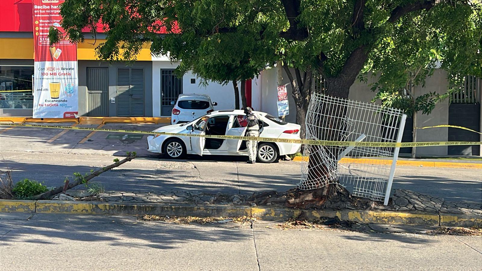 $!Enfrentamiento en Culiacán deja dos detenidos; aseguran armas, ponchallantas y vehículo