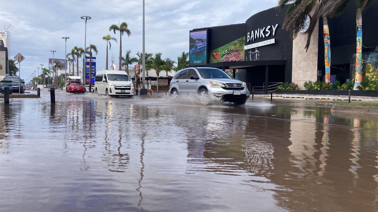 $!Bajo el agua, parte de la Zona Dorada en Mazatlán