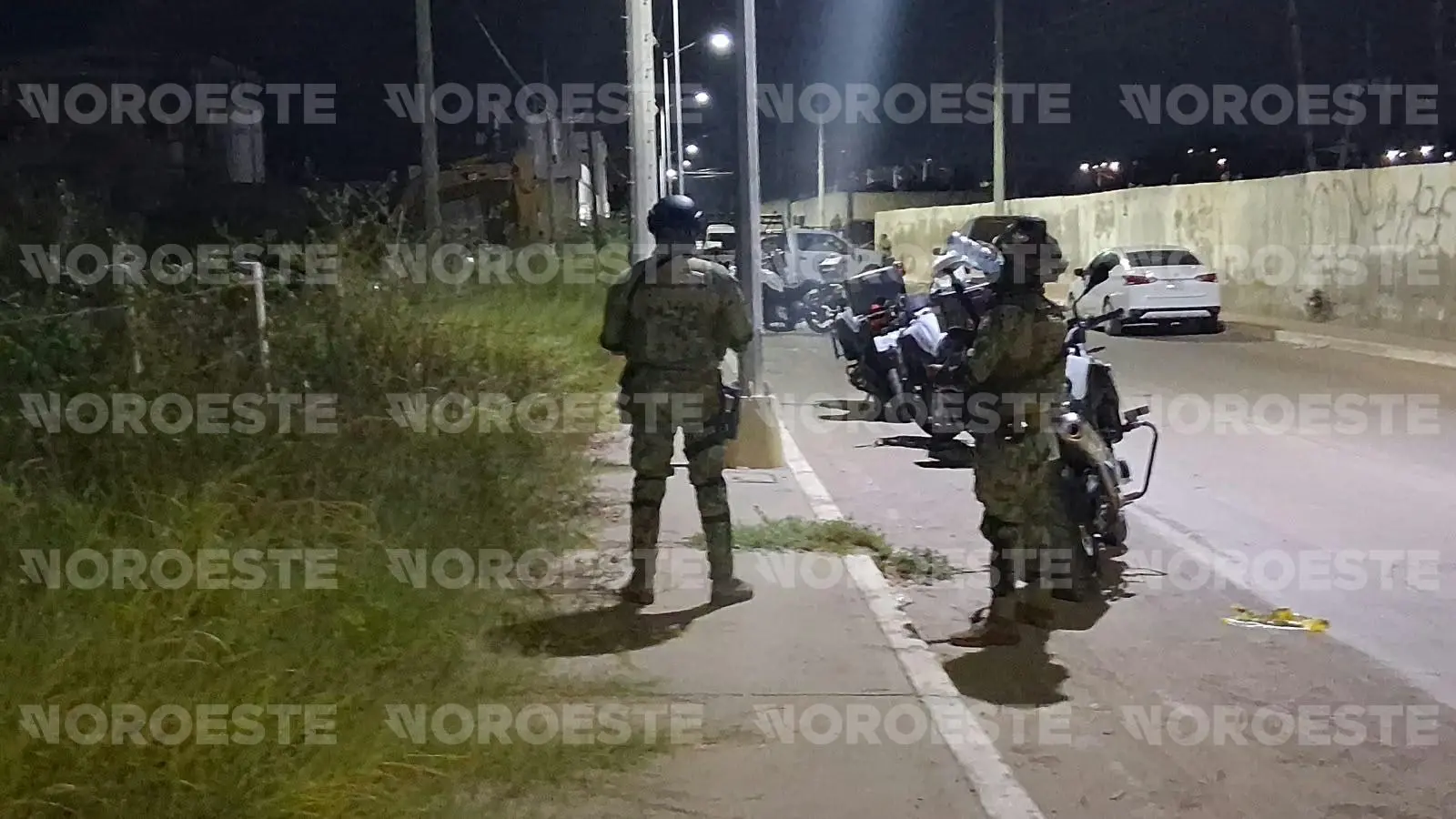 $!Detienen a pareja en Mazatlán que transportaba un cadáver en automóvil