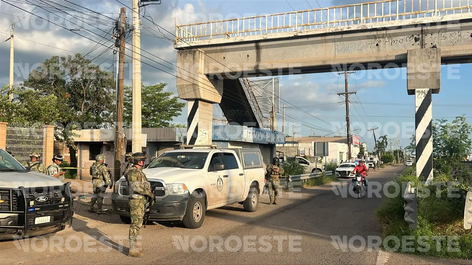 $!Asesinan a joven a balazos en puente peatonal de Campo El Diez, Culiacán