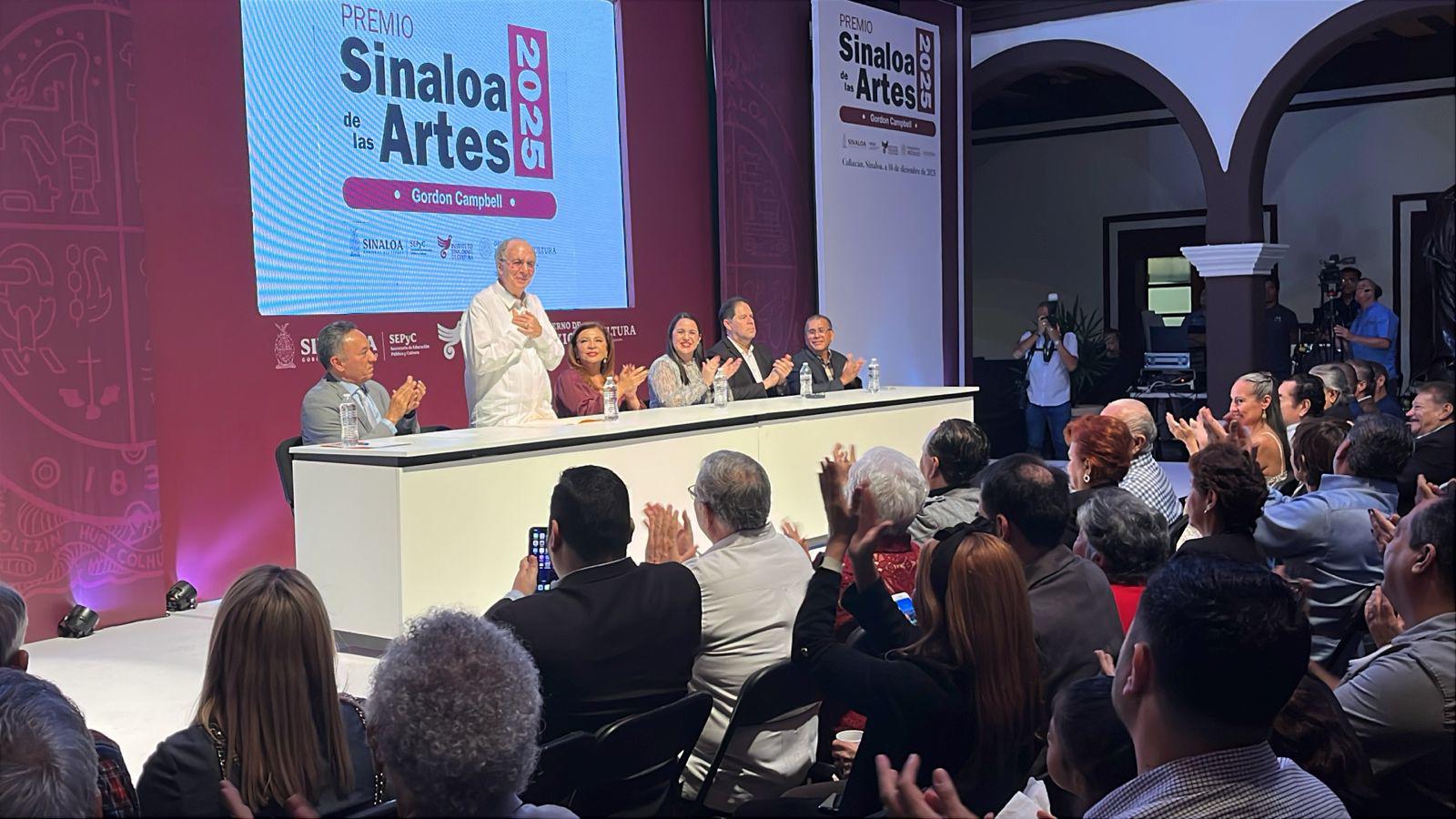 $!Recibe el director de orquesta Gordon Campbell el Premio Sinaloa de las Artes
