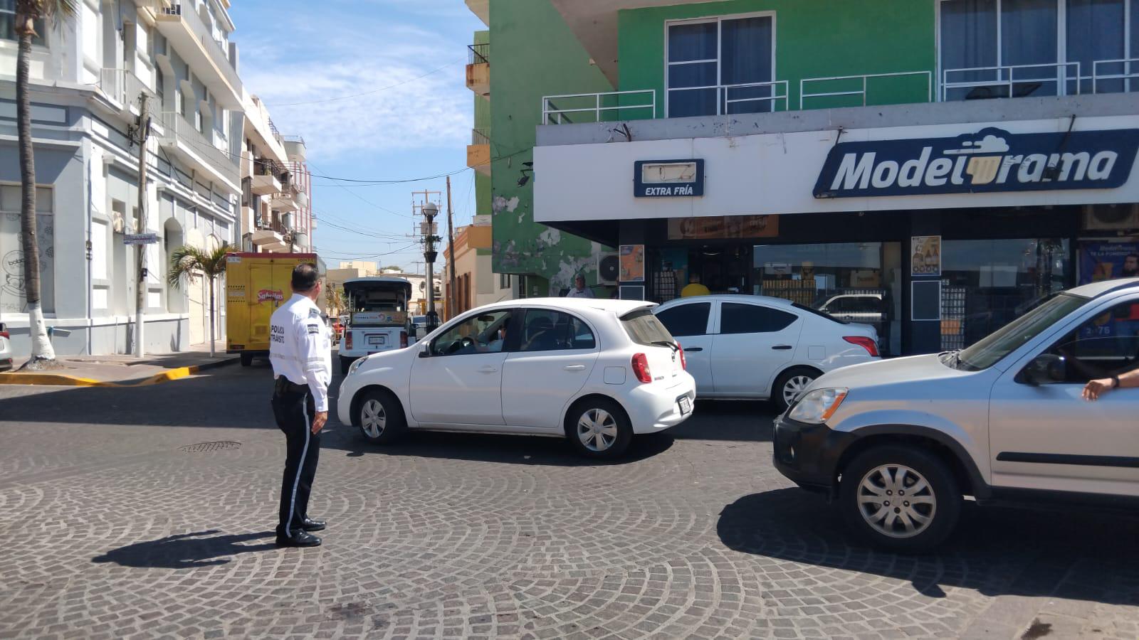 $!Cierran acceso a Olas Altas y Paseo Claussen de cara al Carnaval de Mazatlán