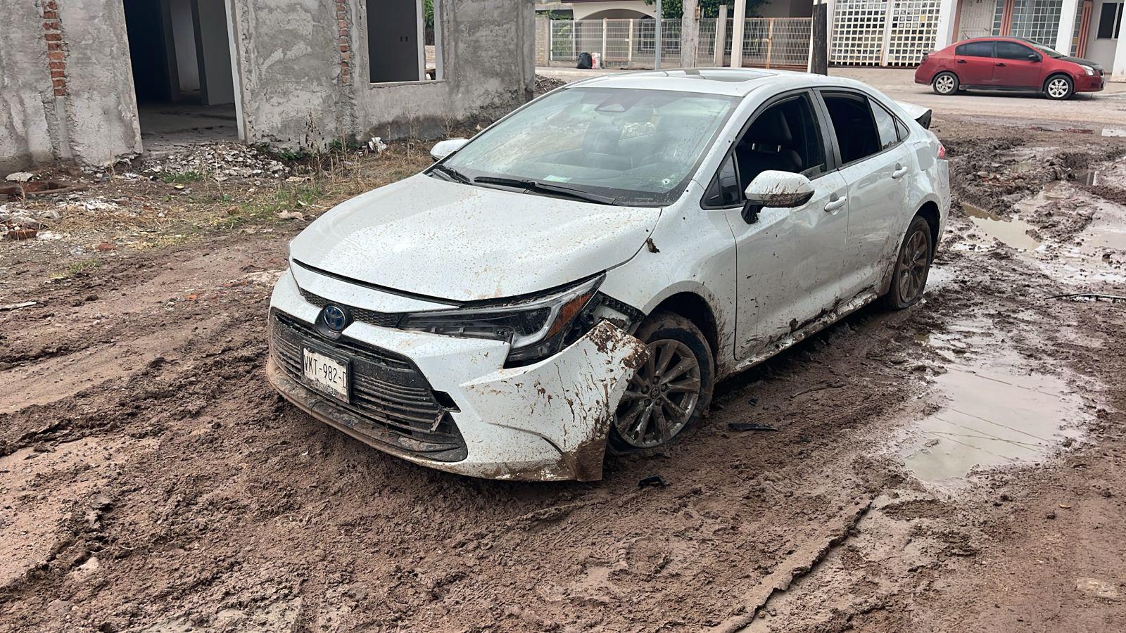 $!Ejército asegura vehículos blindados y casas baleadas tras enfrentamientos en Culiacancito y El Tamarindo