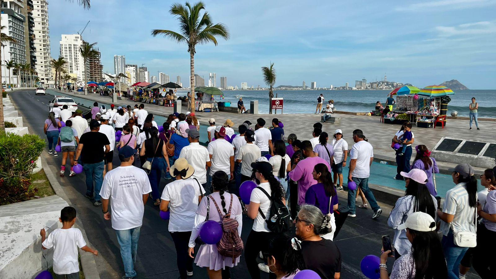$!Marchan mazatlecos por los derechos de las personas con lupus