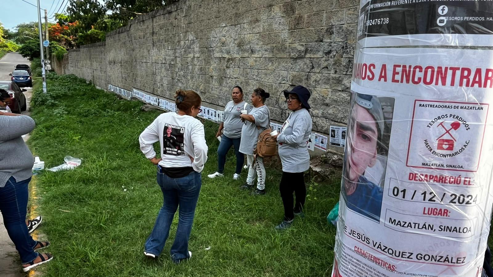 $!Colectivos de búsqueda colocan fichas para denunciar abandono del Centro de Identificación Humana en Mazatlán