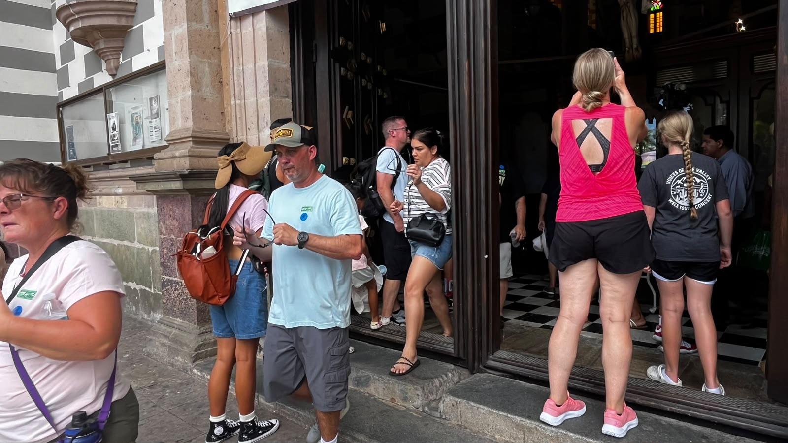 $!Llegan a Mazatlán 3,900 visitantes a bordo del Navigator of the Seas