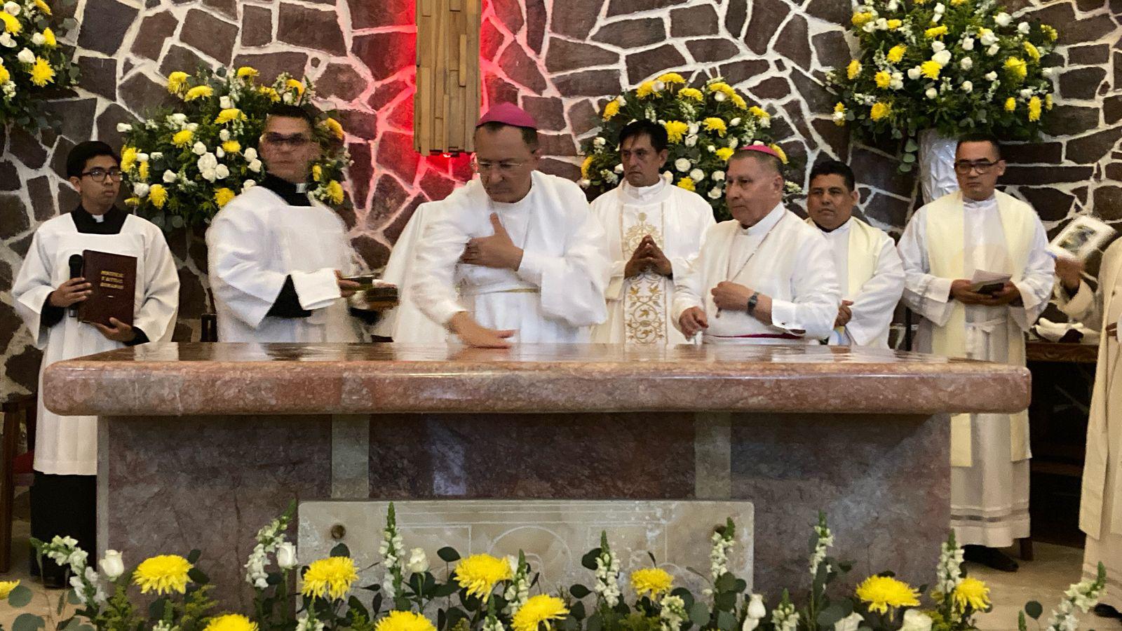 $!Consagra Joseph Spiteri el Templo de la Vera Cruz en Mazatlán