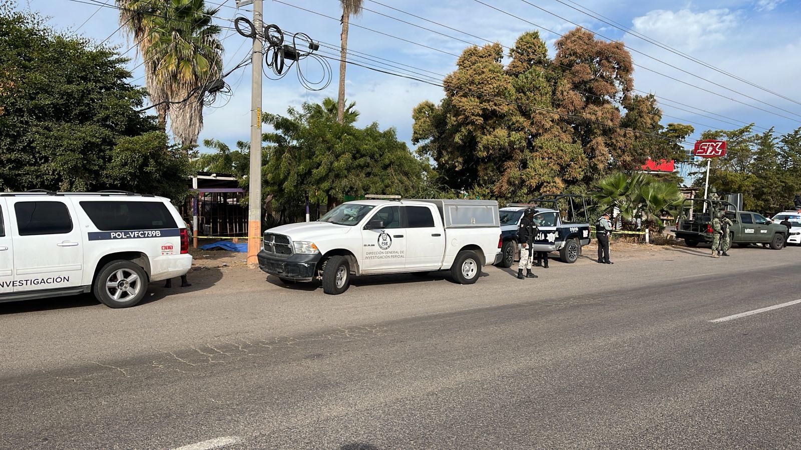 $!Matan a balazos a un hombre y lo dejan con mensaje por la carretera La 20, al sur de Culiacán