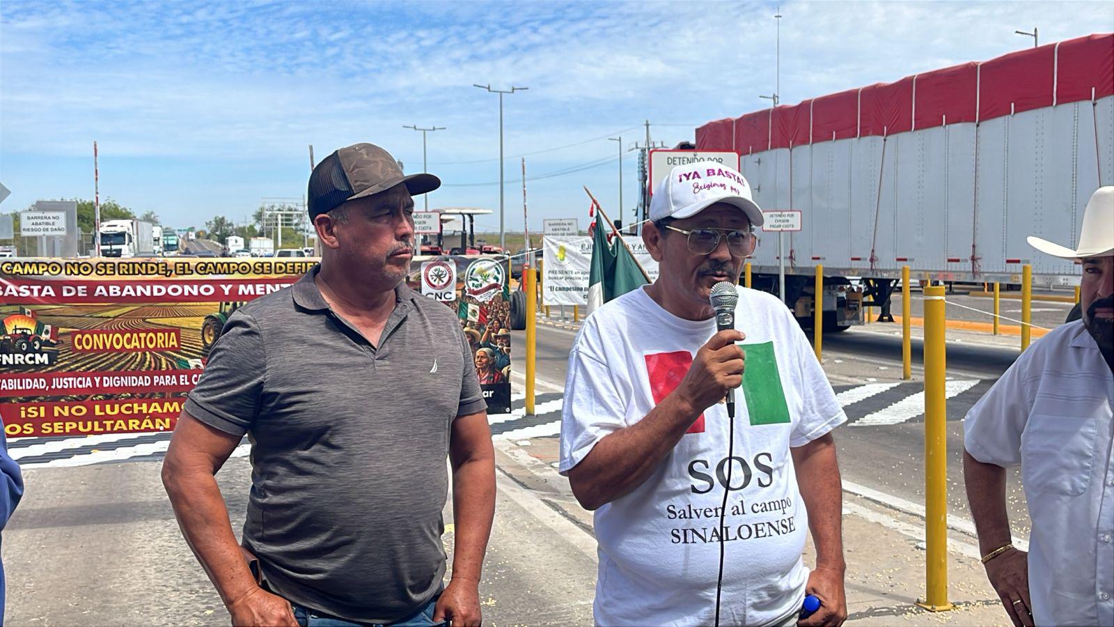 $!Mantienen agricultores protesta en caseta de El Pisal, en Navolato, pese a retiro de trigueros en el norte