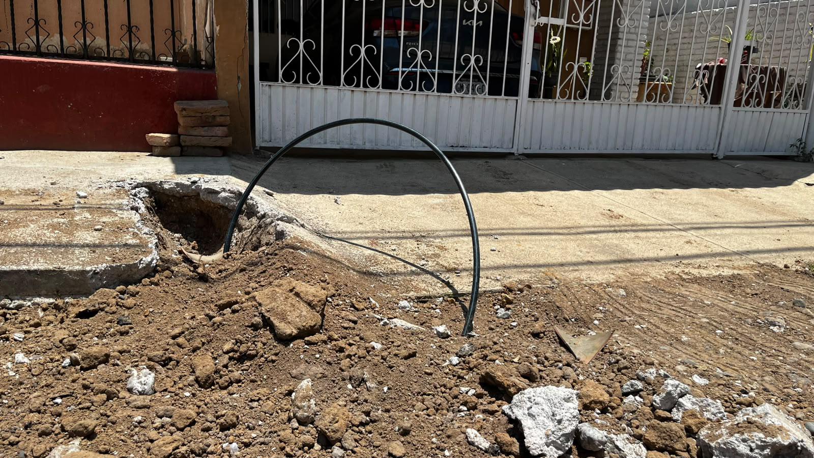 $!Vecinos del fraccionamiento Estadio piden concluir obra de Jumapam antes de las lluvias