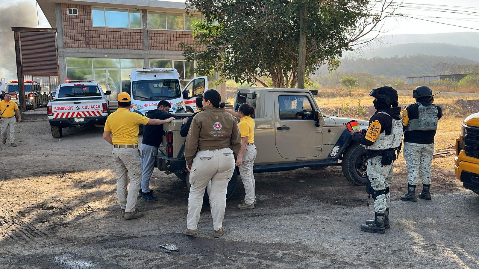 $!Incendio arrasa con contenedores en planta de diésel al sur de Culiacán