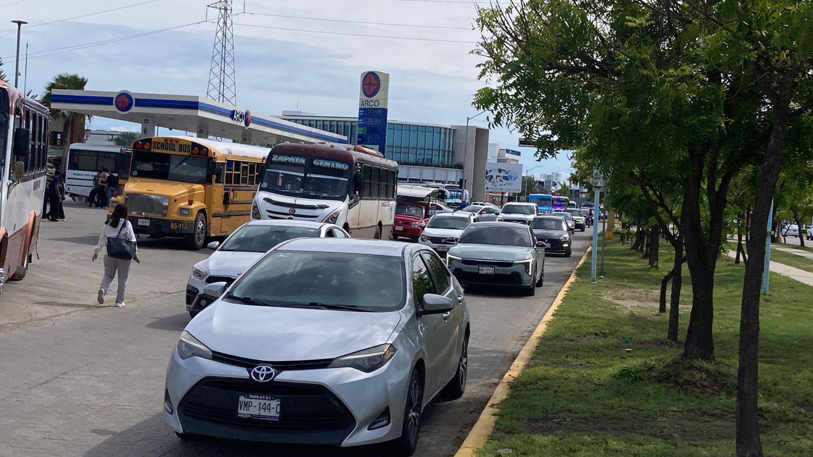 $!Se registra masiva movilización de camiones y autobuses por evento de Sheinbaum en Mazatlán