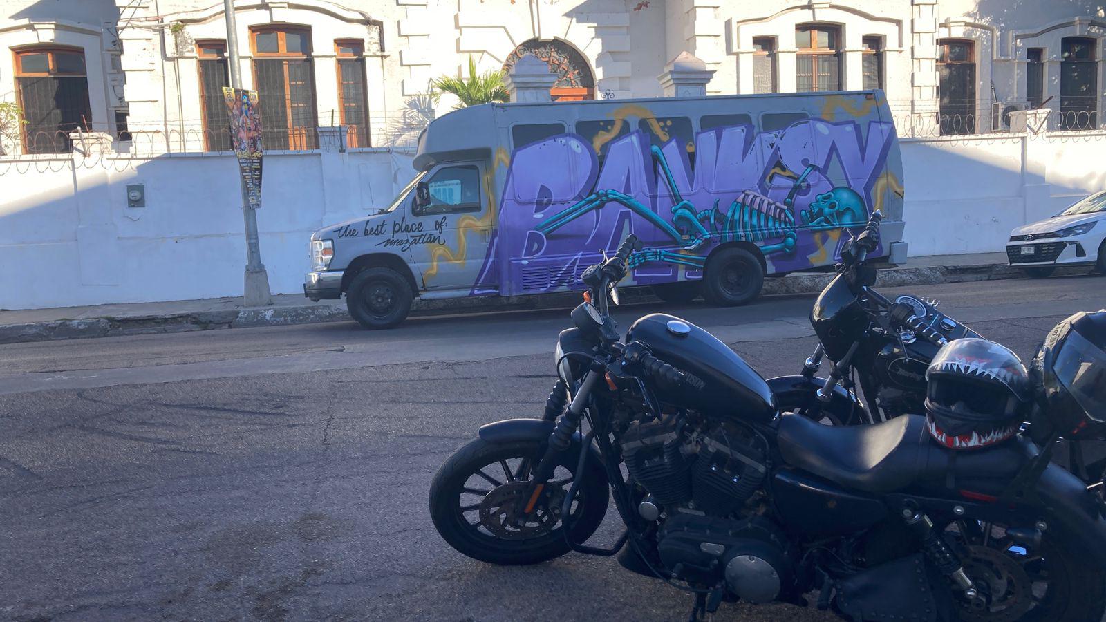 $!Regala Motoclub Mazatlán sonrisas a niñas del Orfanatorio Mazatlán con desayuno en La Noria