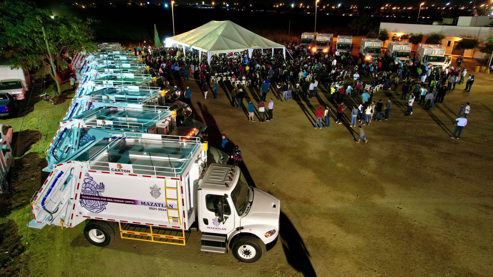 Recibe Mazatlán 15 nuevos camiones recolectores de basura