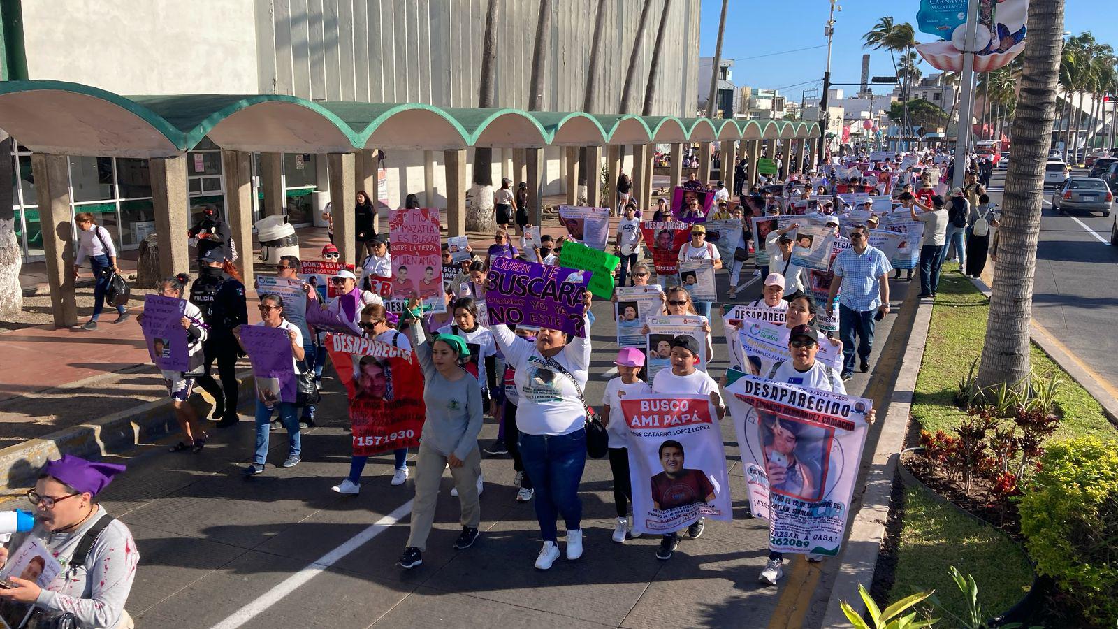$!Mujeres levantan la voz en Mazatlán contra la violencia, discriminación y desigualdad