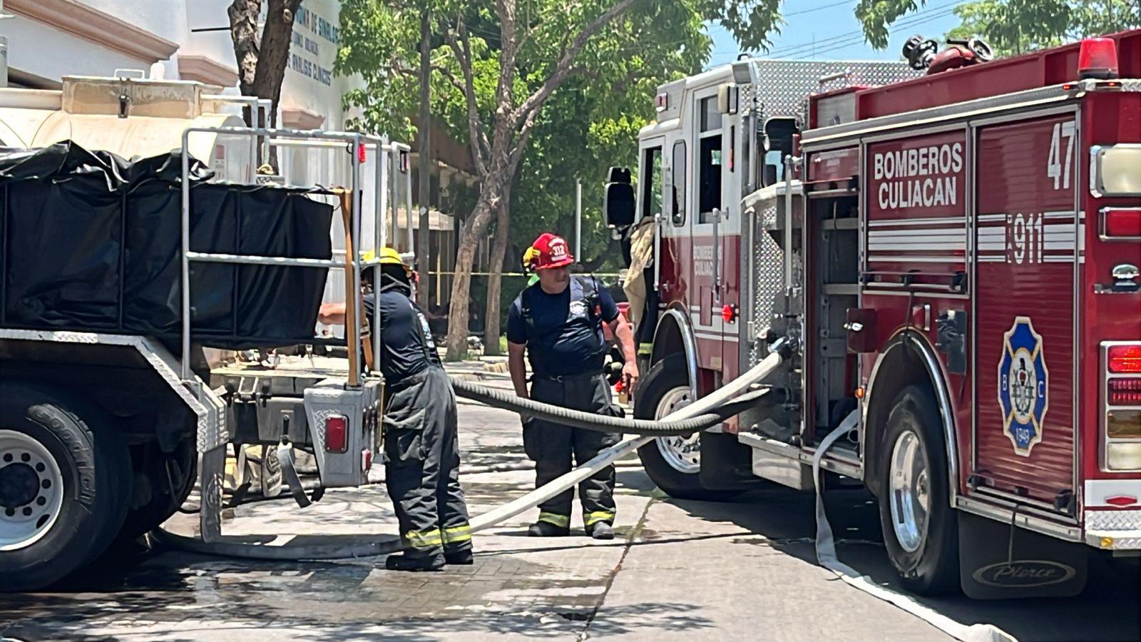 $!Se incendia laboratorio clínico en el sector centro de Culiacán