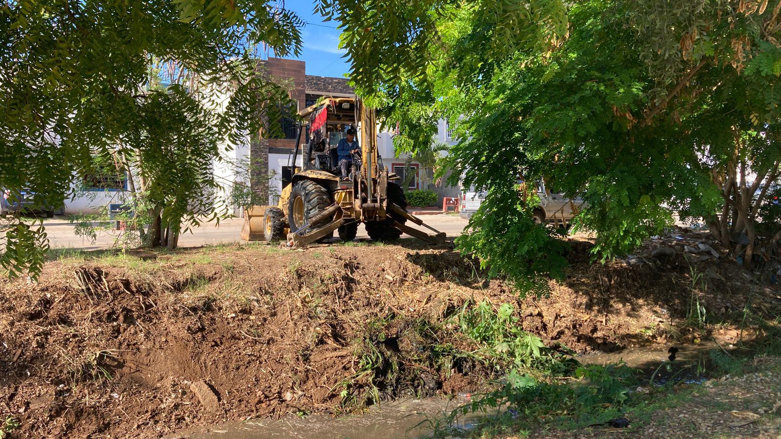 $!Suman 52 kilómetros de canales pluviales por limpiar y desazolvar en Mazatlán
