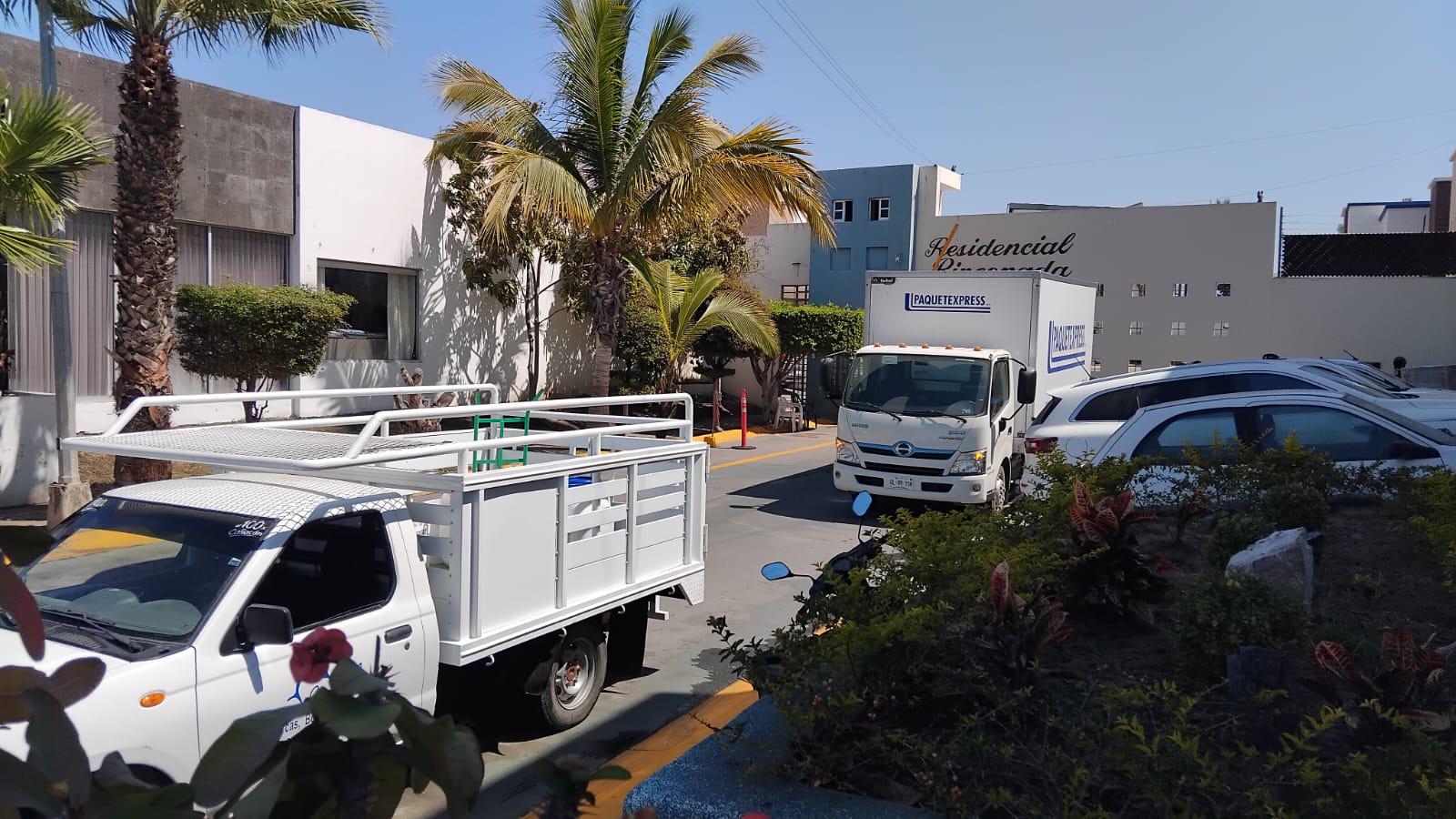 $!Comerciantes muestran inconformidad por cierre de área pública avalado por autoridades en la avenida Carlos Canseco