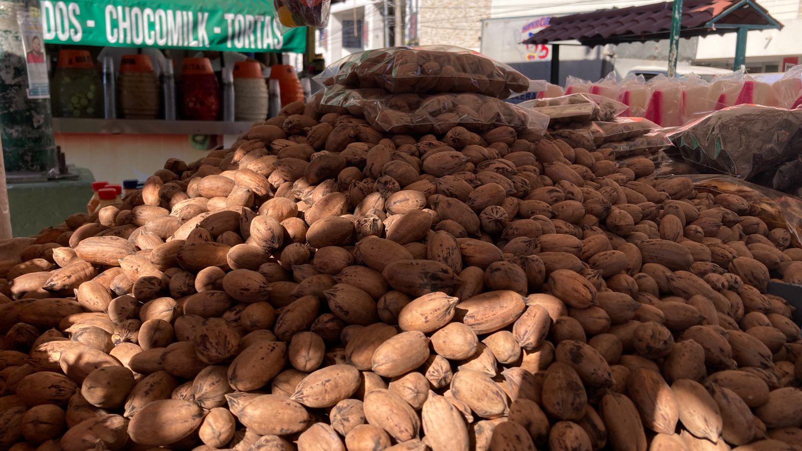 $!Vendedores de dulces navideños se mantienen a la expectativa ante la posibilidad de bajas ventas