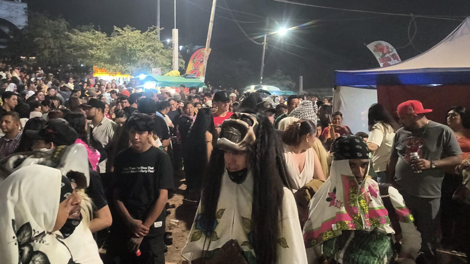 $!Más de 50 mil personas viven la noche del Viernes Santo en San Miguel Zapotitlán