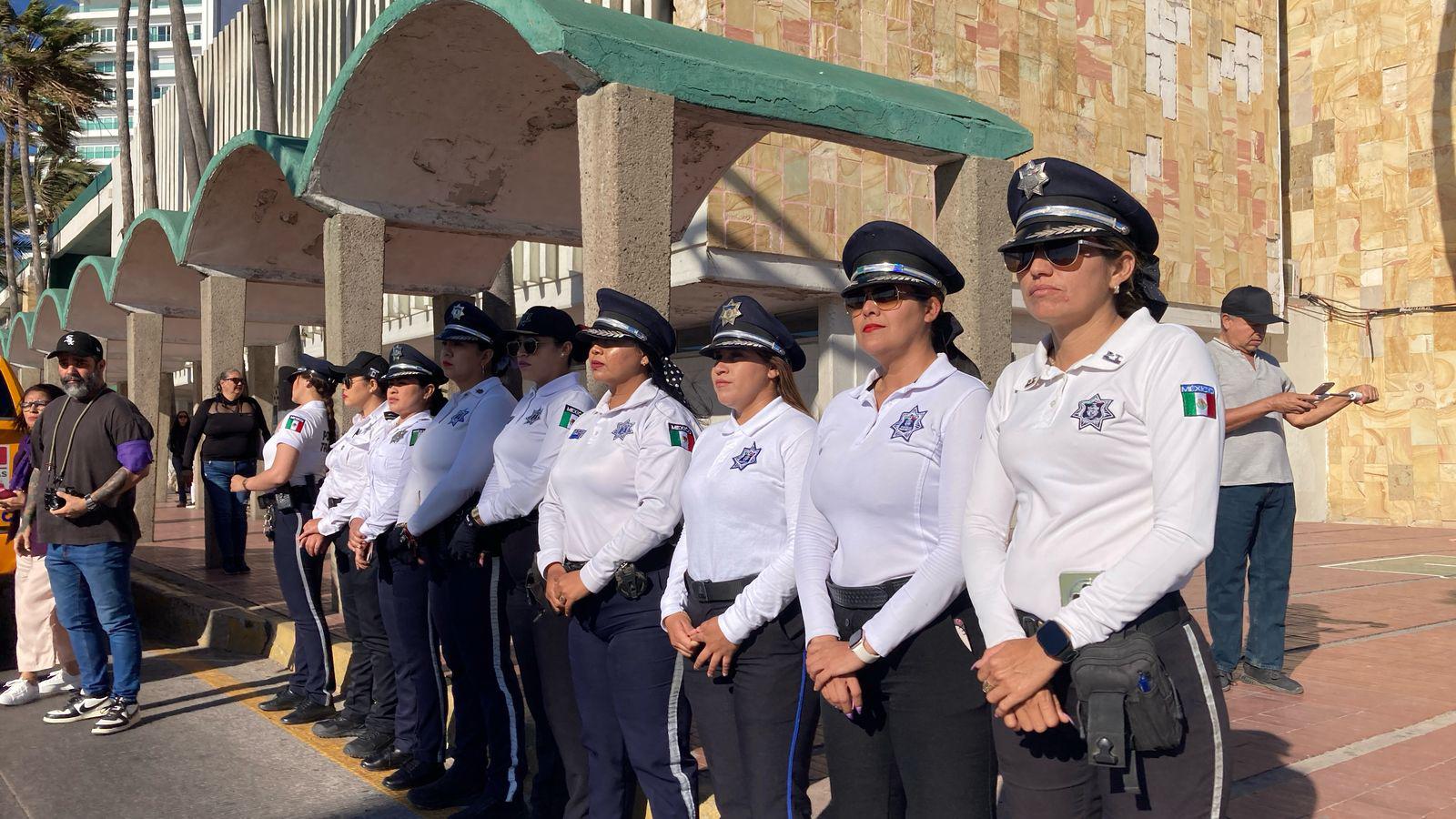 $!Mujeres levantan la voz en Mazatlán contra la violencia, discriminación y desigualdad