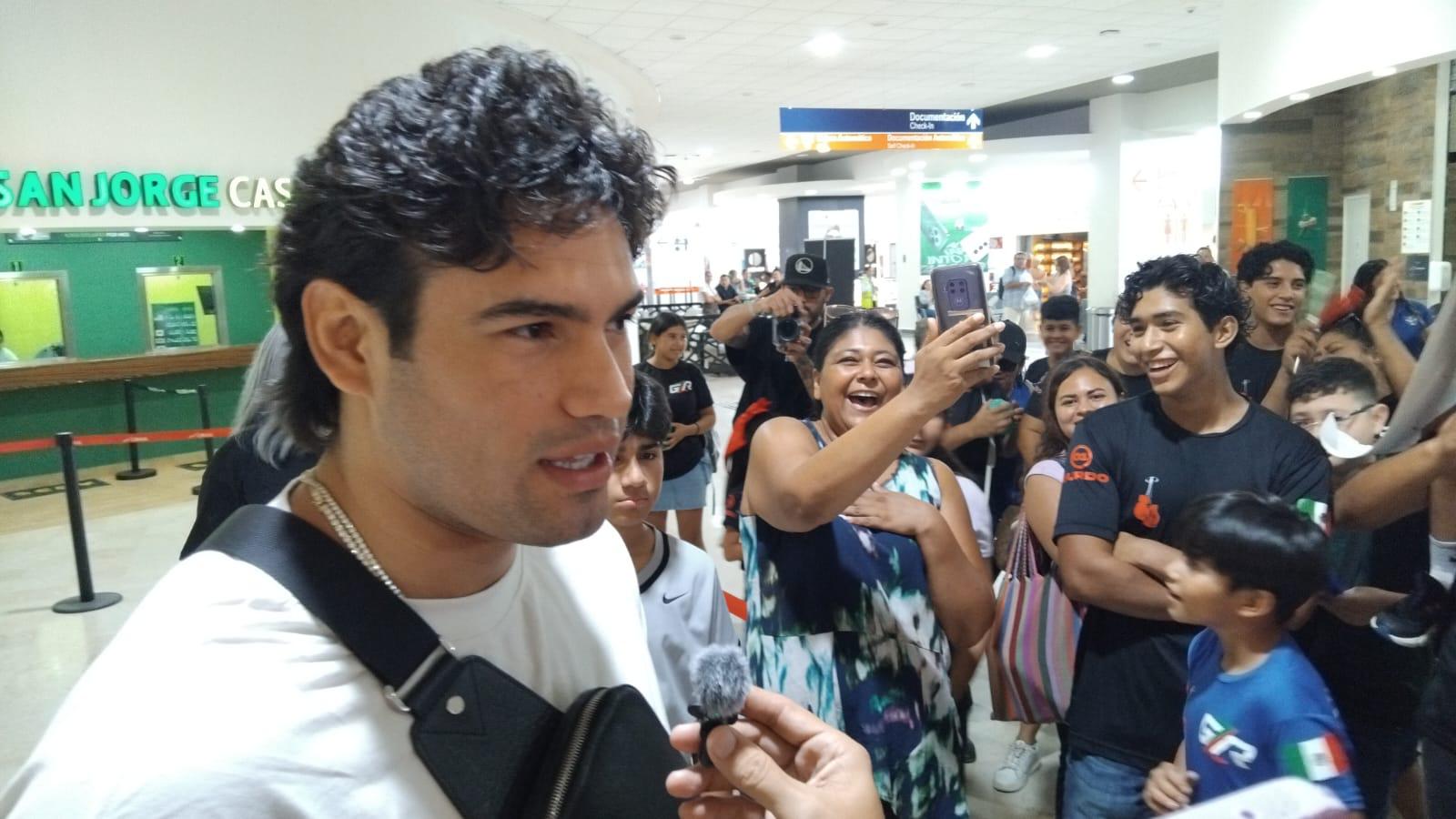 $!Con música de banda y muestras de cariño reciben al ‘Zurdo’ Ramírez en Mazatlán