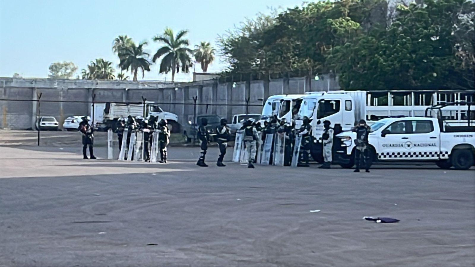 $!Operativo en el penal de Aguaruto: ingresan fuerzas federales y estatales para realizar inspección