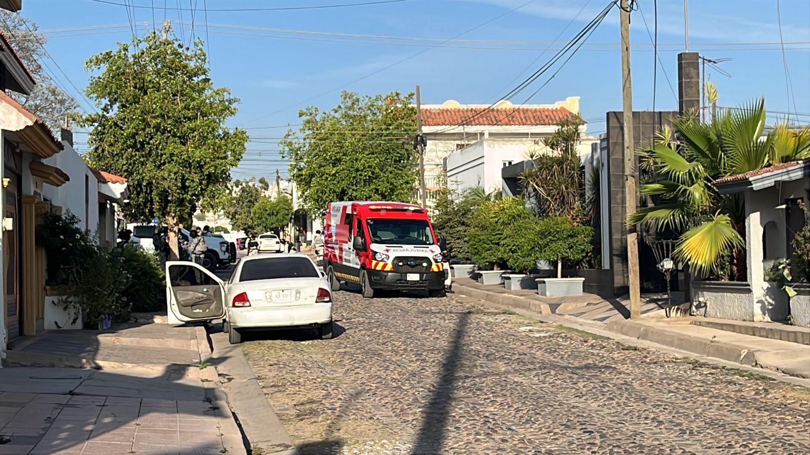 $!Atacan a balazos a una pareja en la colonia 6 de Enero, en Culiacán