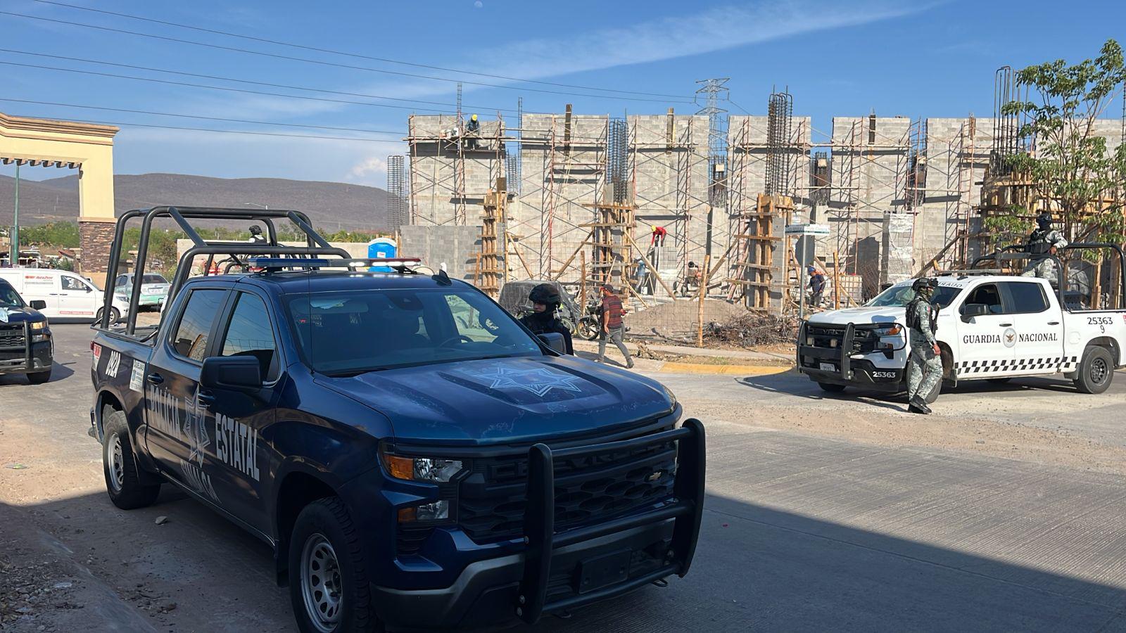 $!Policía estatal resulta herido tras ataque armado en fraccionamiento Stanza Córcega, en Culiacán