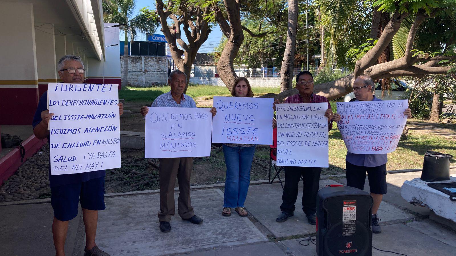 $!Jubilados del ISSSTE continúan su lucha para exigir una nueva clínica regional en Mazatlán