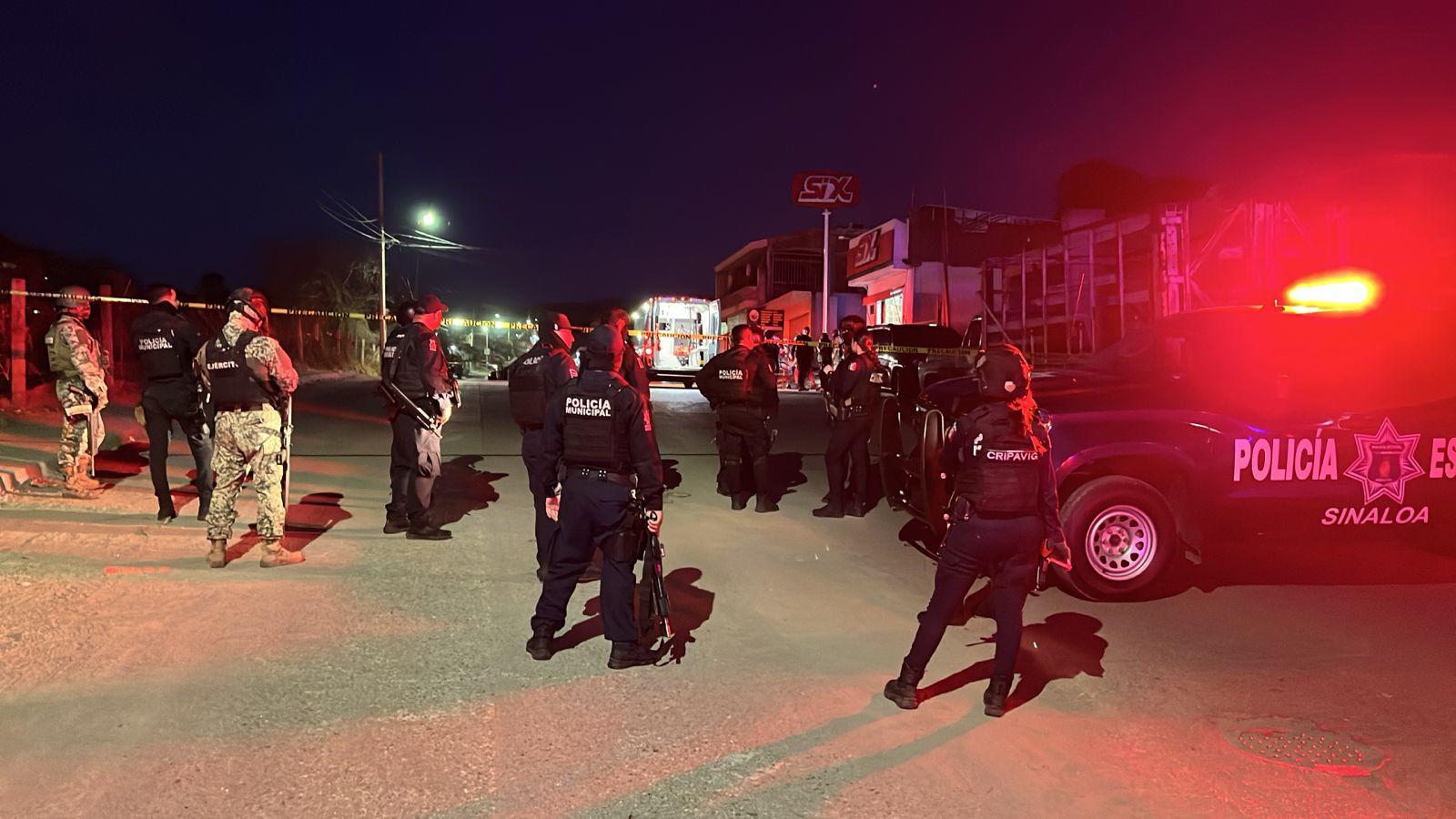 $!Hieren a dos hombres tras un ataque a balazos en un expendio cervecero en Las Coloradas, en Culiacán