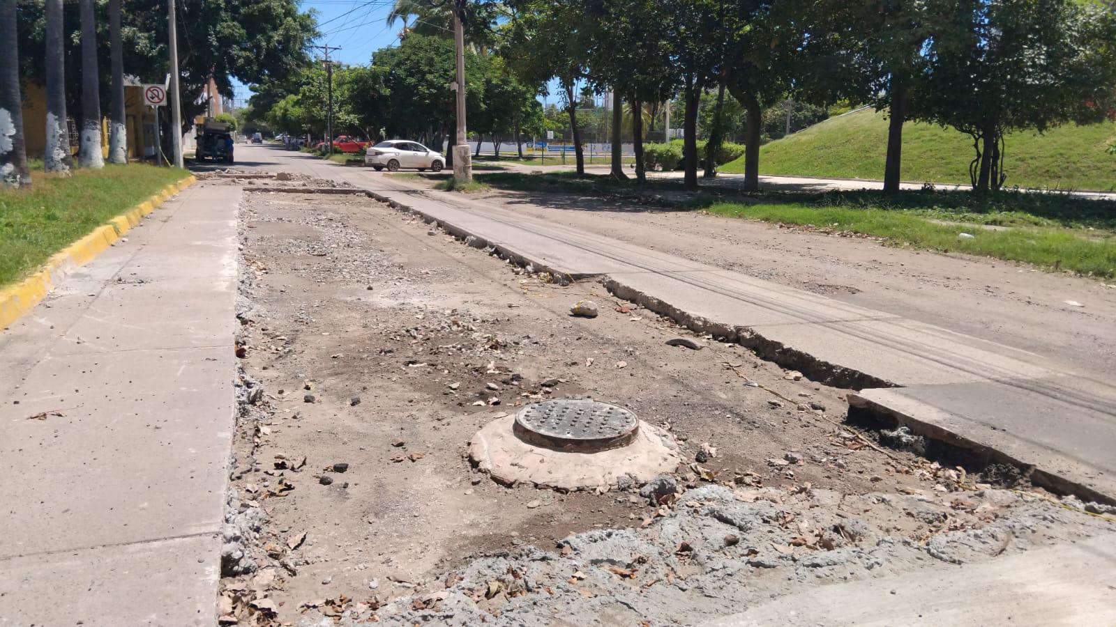 $!Obra sin terminar en avenida Reforma pone en riesgo a conductores en Mazatlán