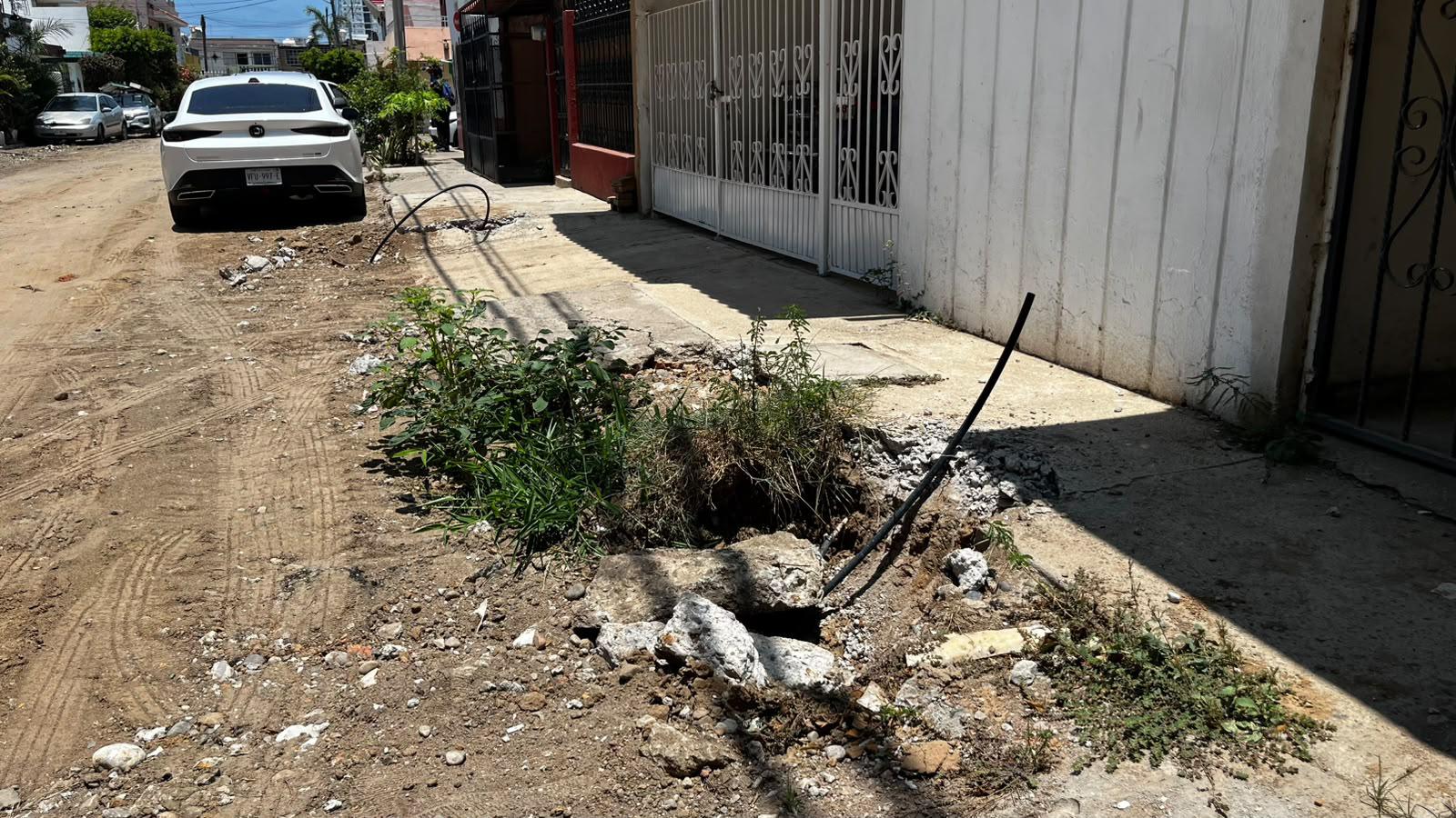 $!Vecinos del fraccionamiento Estadio piden concluir obra de Jumapam antes de las lluvias
